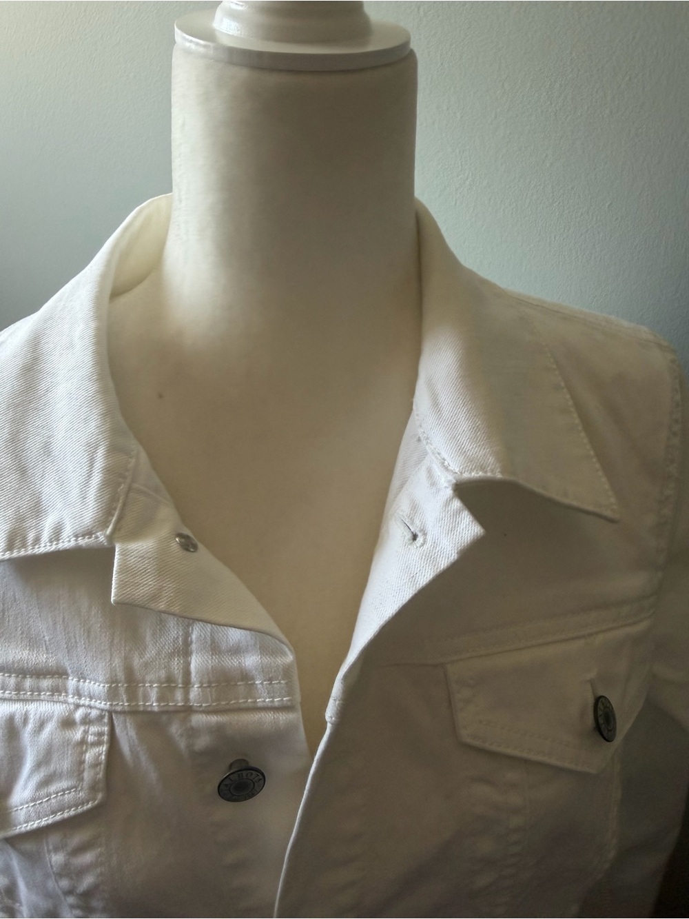 Talbots White Stretch Denim Jacket Medium Classic Button Front Cotton Blend - Picture 3 of 10